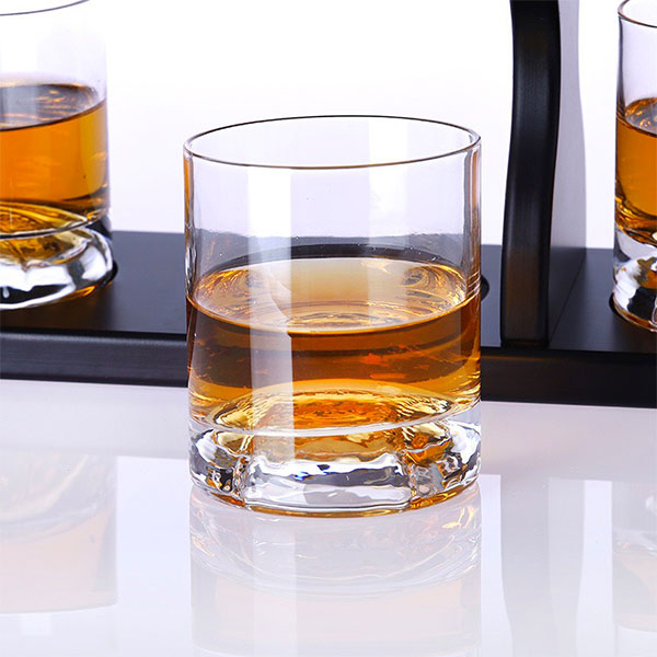 Бутылка в форме бейсбольной биты (7)