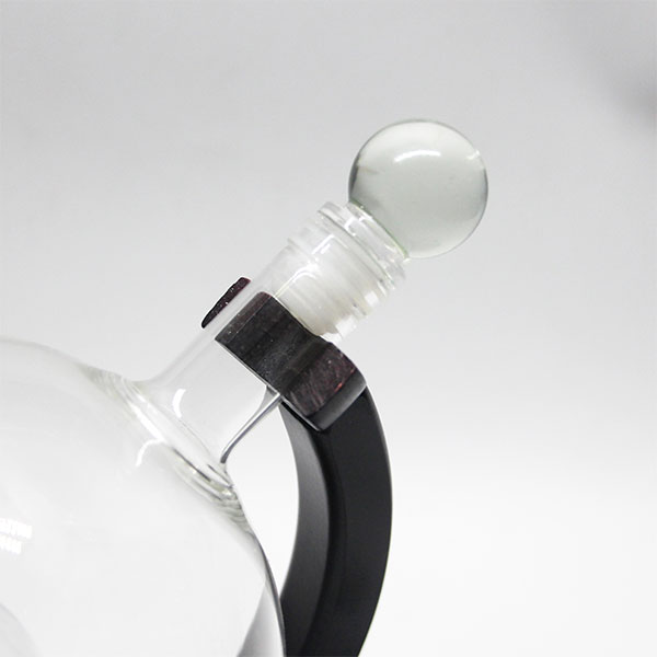 Коллекционный набор «Инструмент мира» бутылка-глобус и бокалы (2)